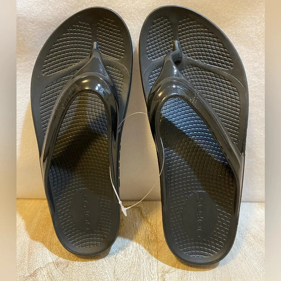 NWT Oofos recovery sandals flip flop thongs black womens - Picture 2 of 10
